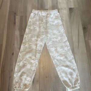 Woman's Camo Sweatpants - Lazypants